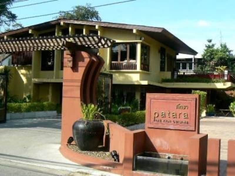 洗練された雰囲気のタイ料理レストランはバンコクの富裕層に人気がある