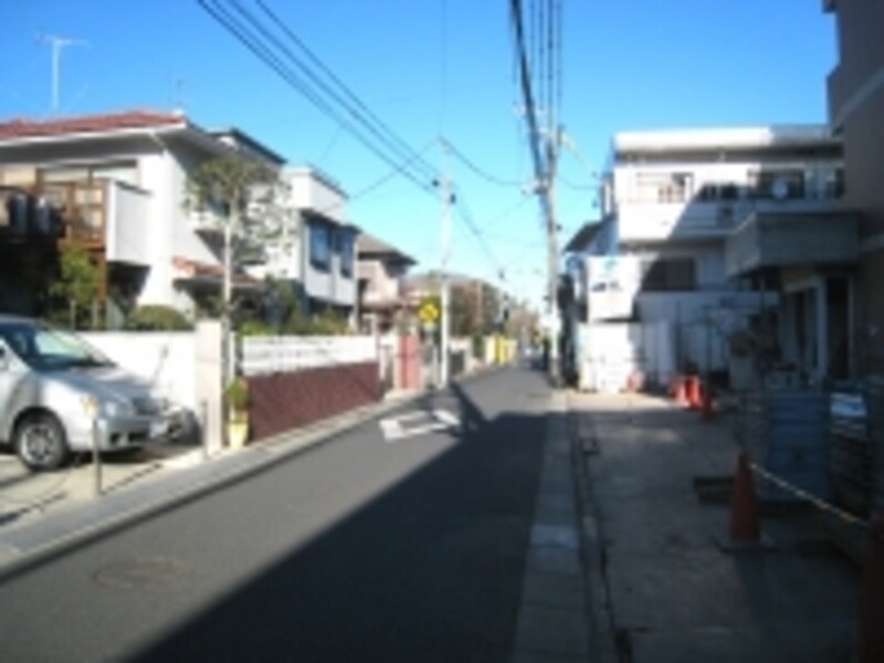 建設中のアパート