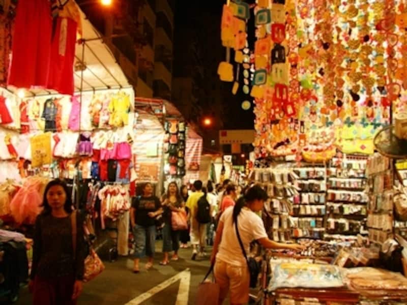 女人街は観光客慣れしているので値切りにくい