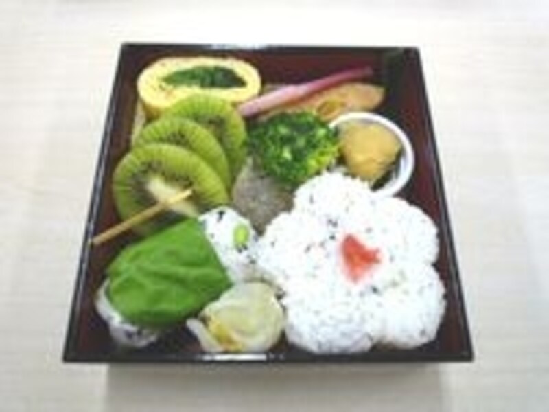 和食のランチボックスは見た目もキレイ！