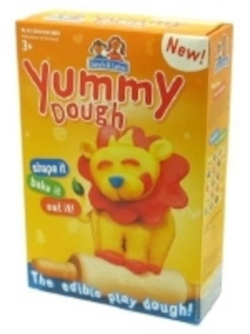 「粘土はなぜ食べられないの?」という姉妹の疑問から考案されたのだとか