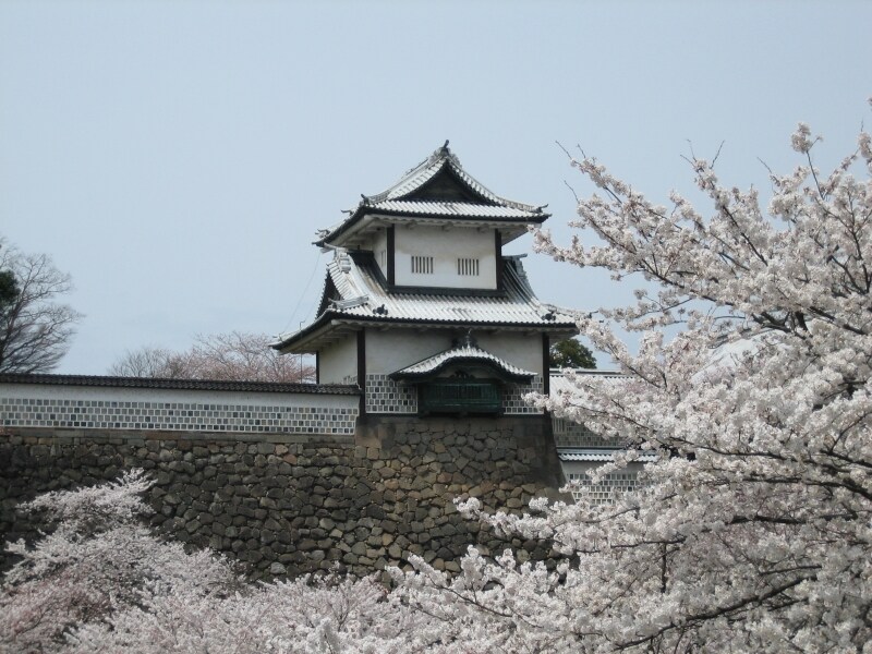 茶店側から望んだ石川門