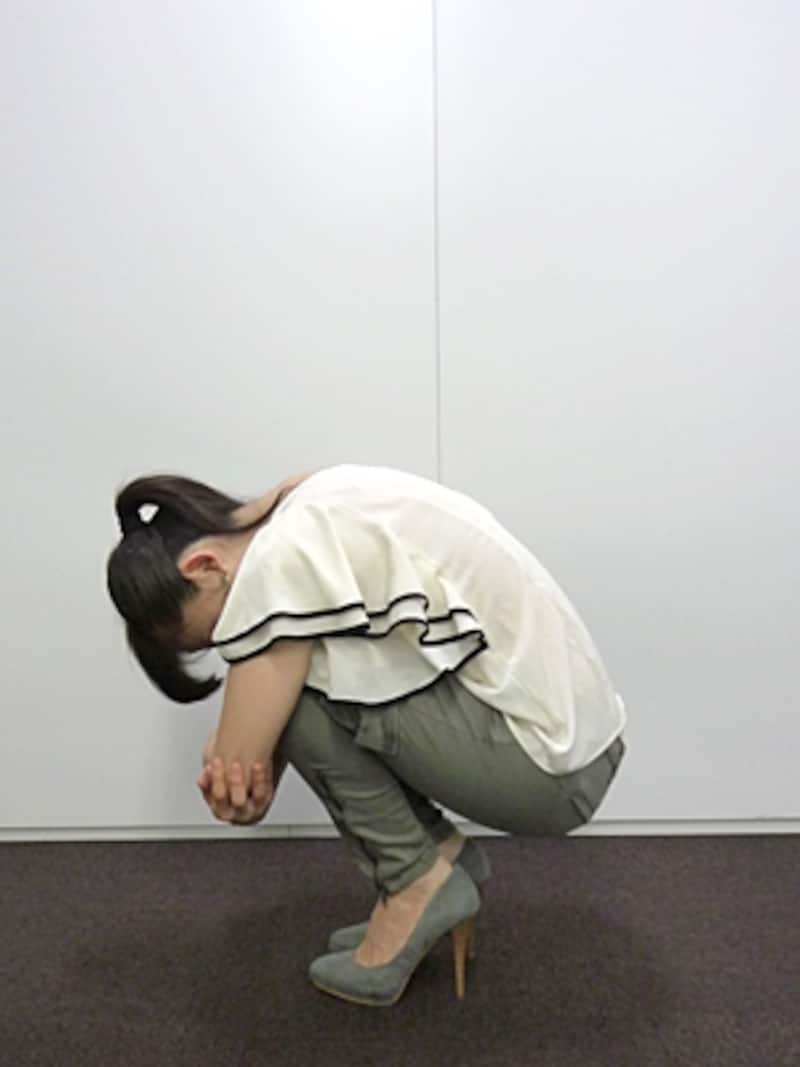 息を吐き切って身体を小さくする