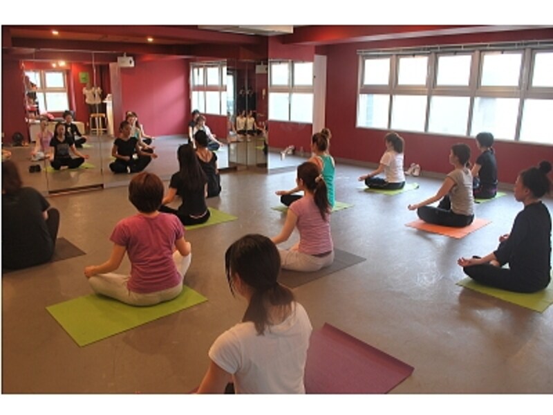 ユーコ氏から直接指導を受けられるレッスンはいつも大人気。