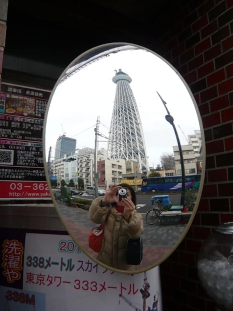 スカイツリーと写れるコーナーミラー