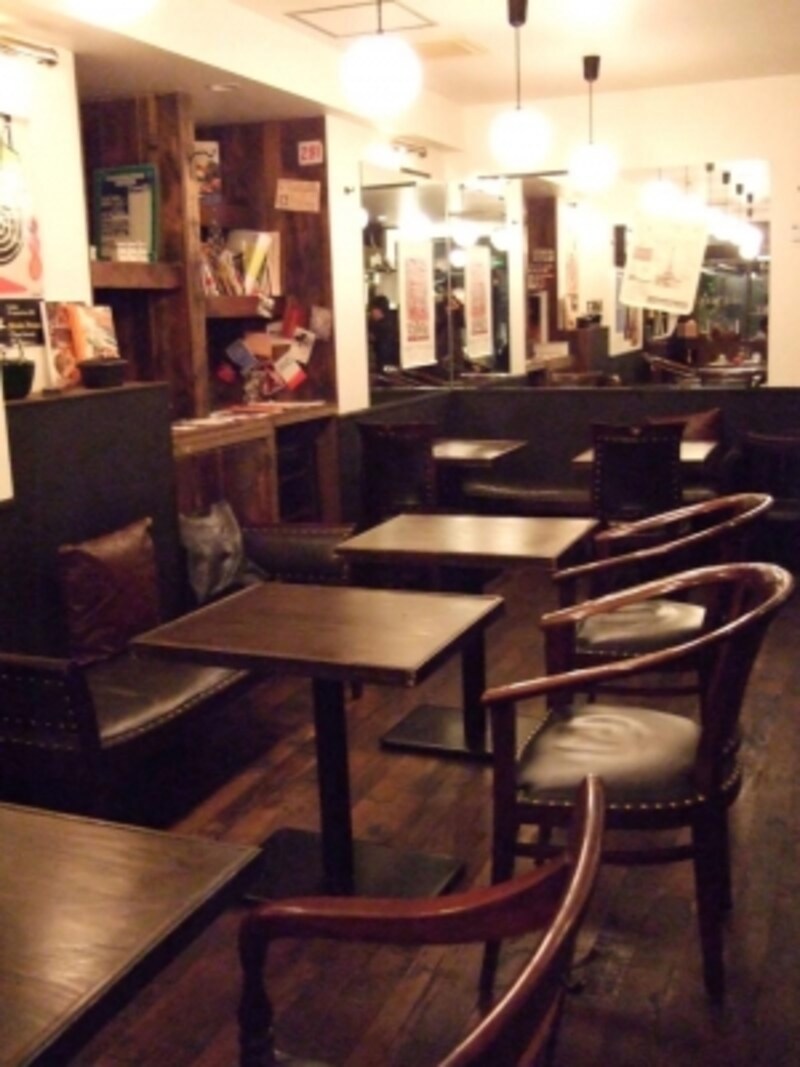 カフェ・バスティーユ店内