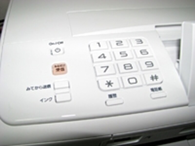 操作ボタン部に「みるだけ受信」「みてから送信」ボタンを備えている