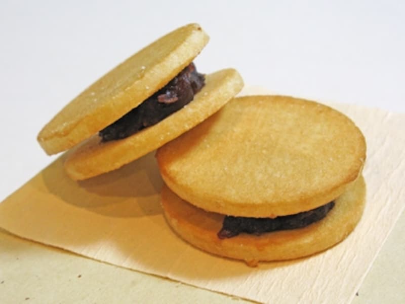 「揚最中」（1個180円、贈答用12個入2,290円ほか）