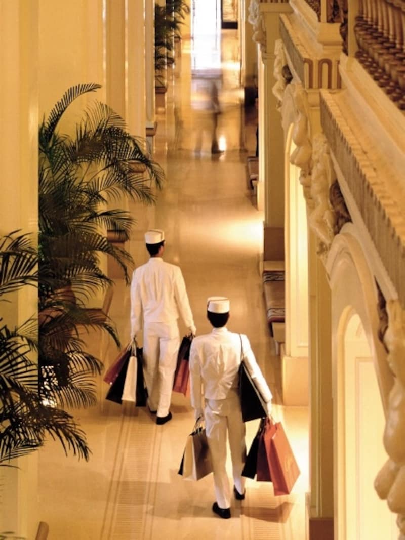 アーケード専用のコンシェルジュが2人常在