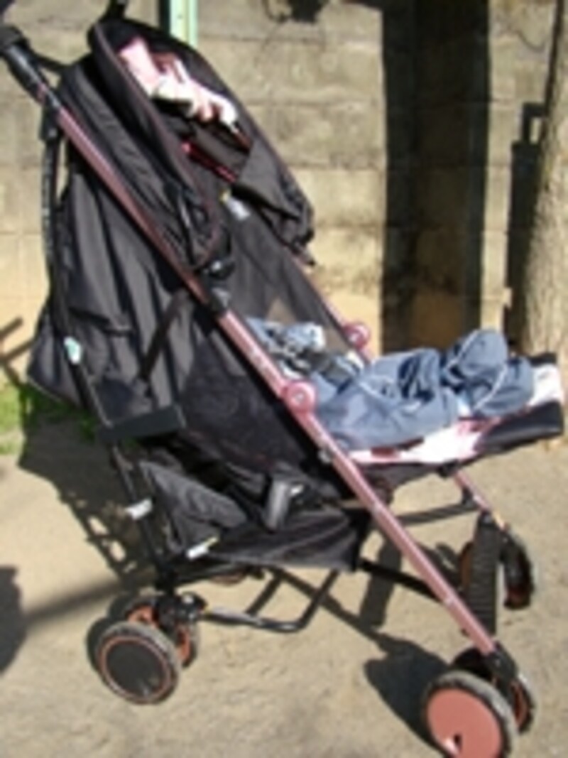 足を伸ばしてゆったり預けられるので、子どもの快適性も抜群