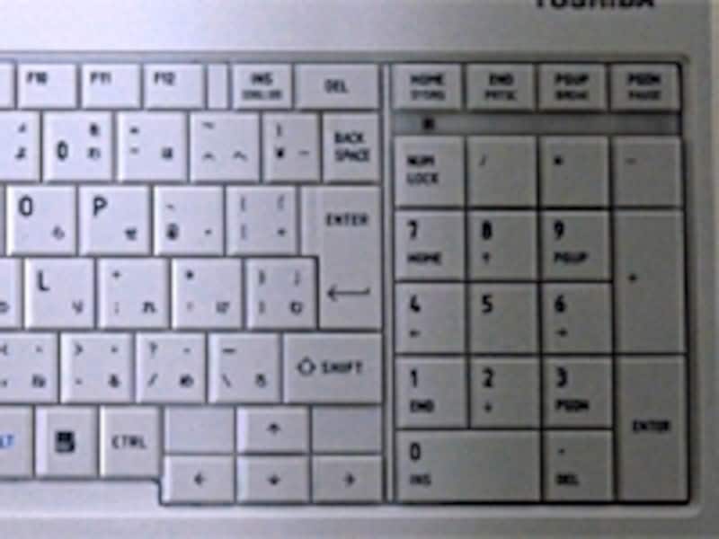 キーボードのEnterキーがやや小さいのが気になるところ