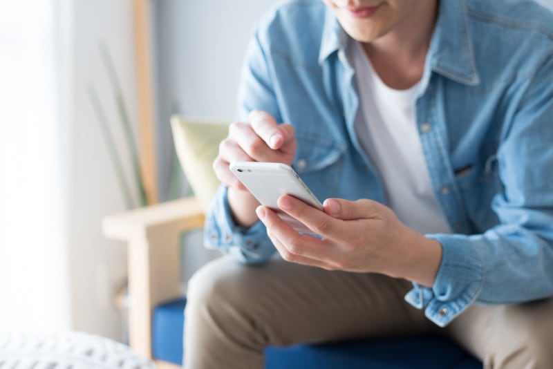 恋愛本気モードの男性の心理・行動：メールや電話などもなるべく迅速な対応を心がけることで、自分がしっかりしていることをアピール