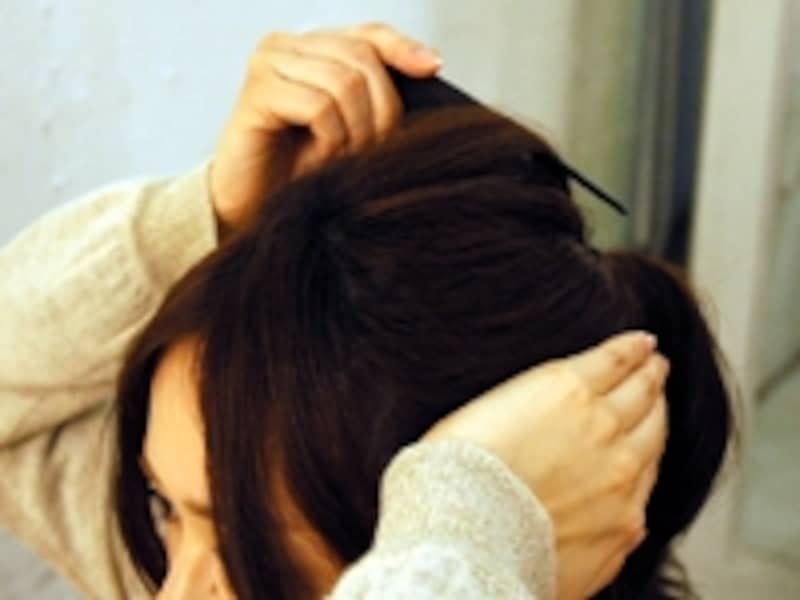 サイドはしっかりと手でおさえて