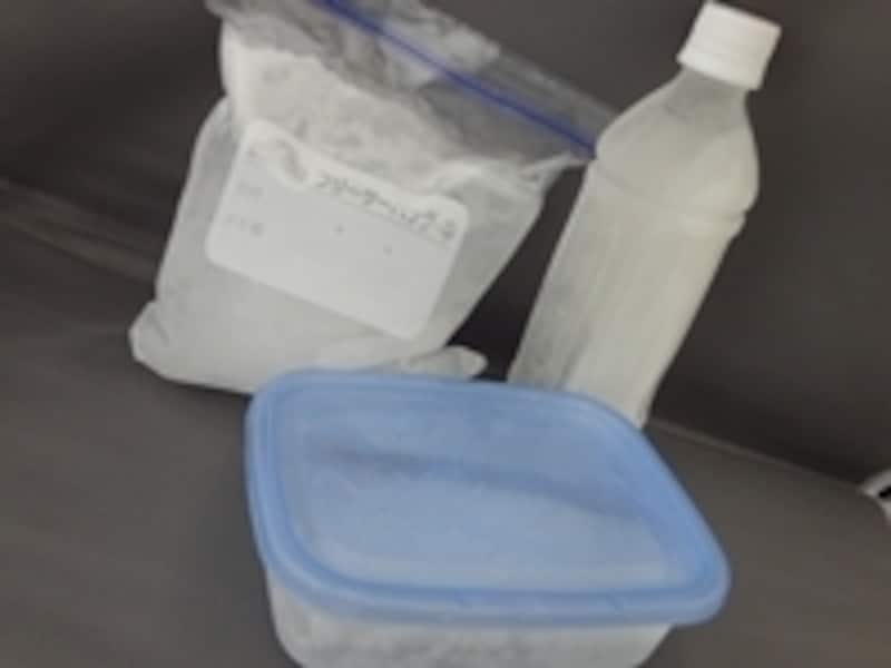 停電時に役立つ保冷剤の替わりになるチャック付き保存袋など