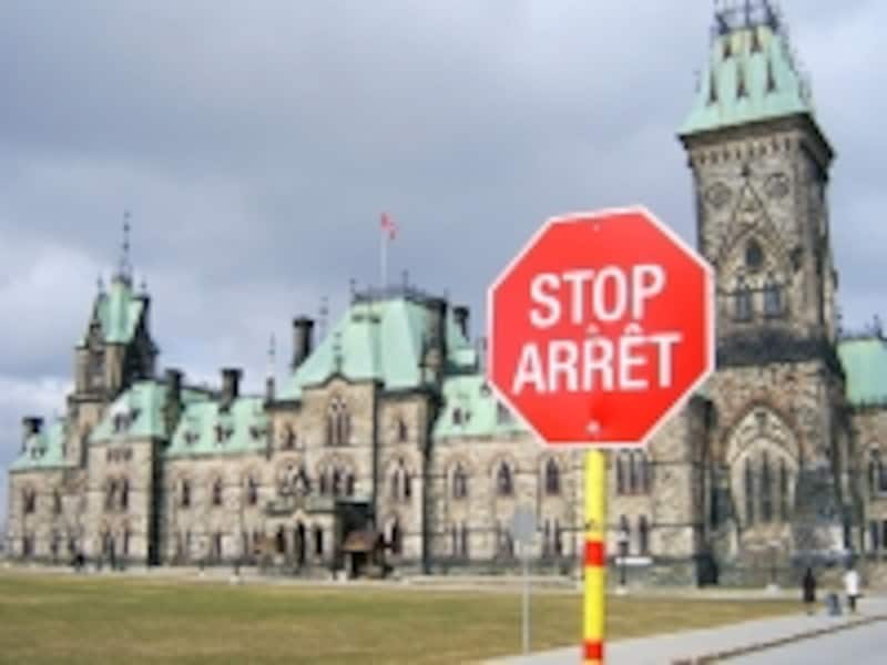 首都オタワでは二ヶ国語表示。ケベック州では仏語表示のみ