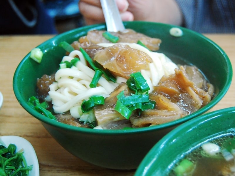 台湾の定番グルメ牛肉麺