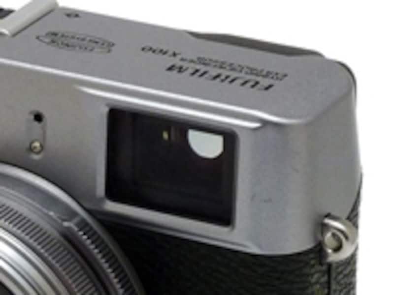 ファインダーは電子ビューファインダー（EVF）でも、光学ビューファインダー（OVF）でも見やすい