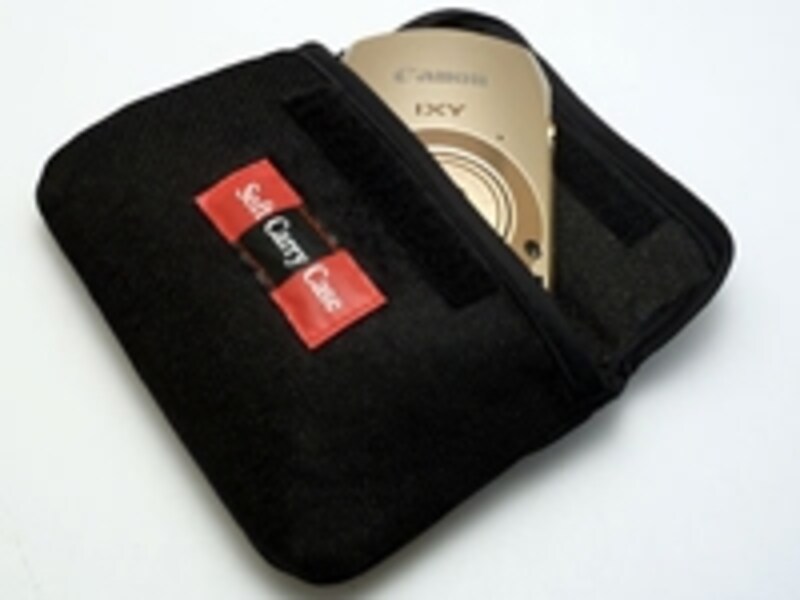 ポーチにも余裕で入るコンパクトさで、携帯性充分