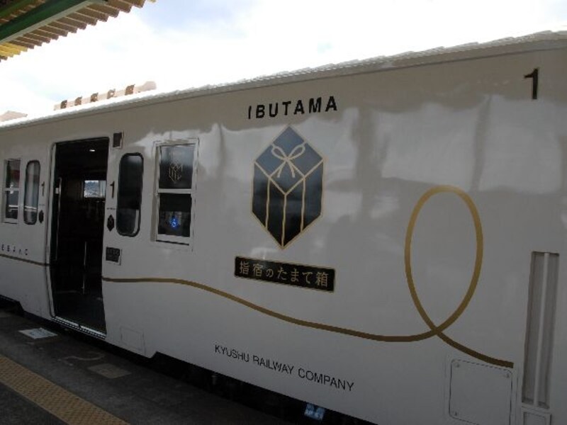 車体に描かれたロゴなど