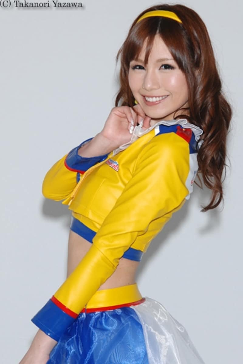 歯科衛生士からレースクイーンに転身した新人の熊乃あいちゃん