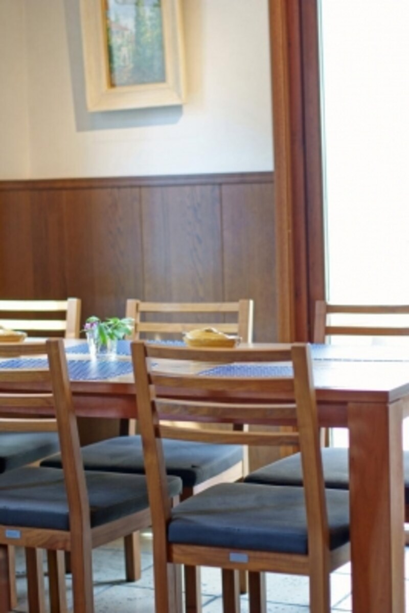 温かい日差しが心地良いサロン・ド・テ