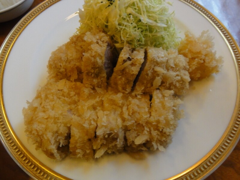 揚げ物をたべているというよりは肉そのものを食べている感覚だ。