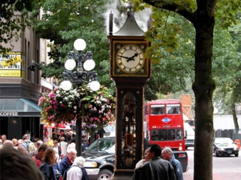 ギャスタウン名物の蒸気時計。周囲はいつも観光客で賑わうundefined(C) Tourism Vancouver