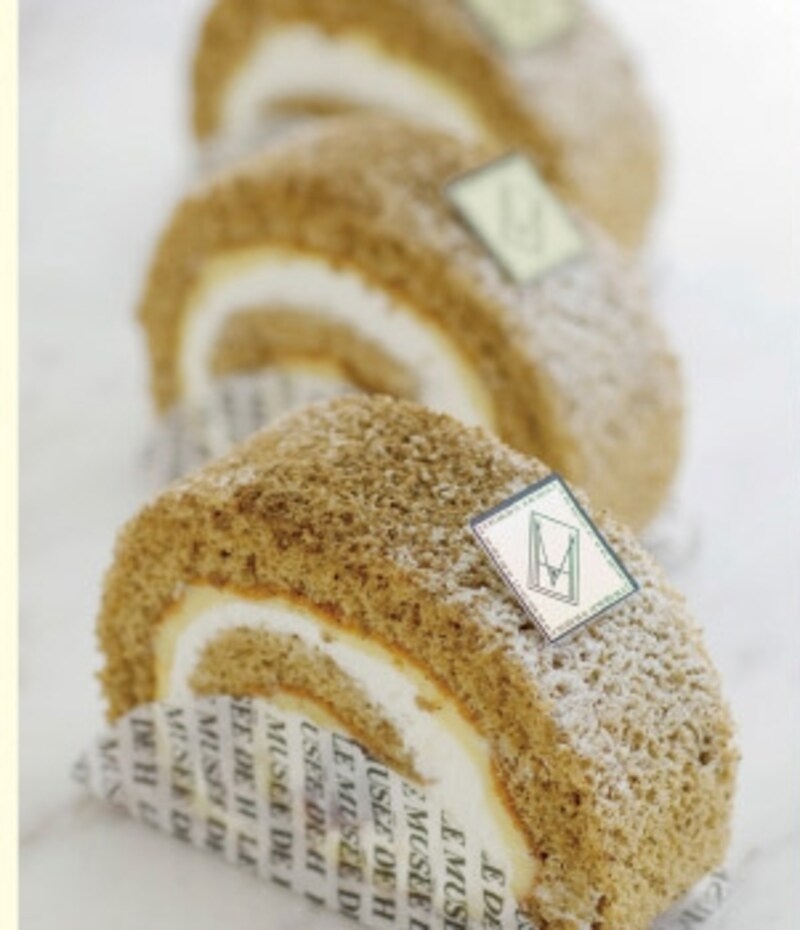 加賀棒茶を使ったロールケーキ