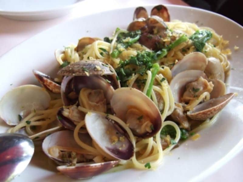 菜の花とアサリを使ったボッタルガのスパゲッティ