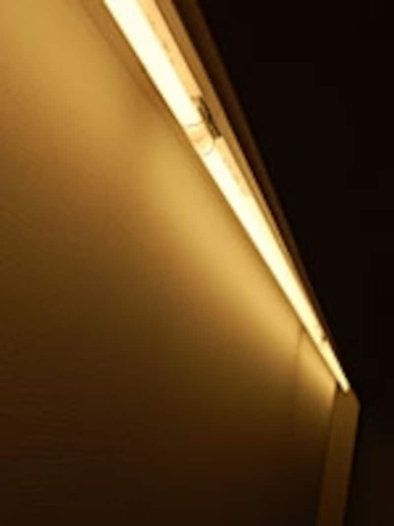 下面解放のコーニス照明例