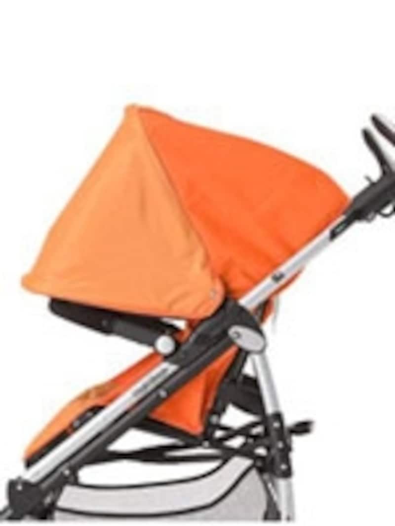 幌を完全に広げると、シートの殆どを覆う状態に