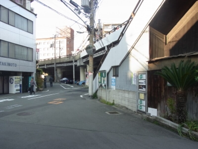 分断＠中津駅、道路