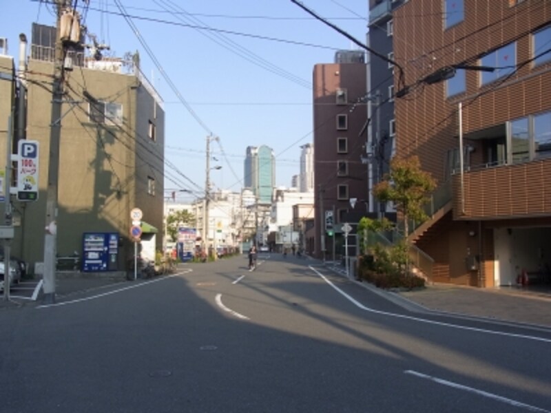 高層ビルが見える＠阪急中津駅界隈