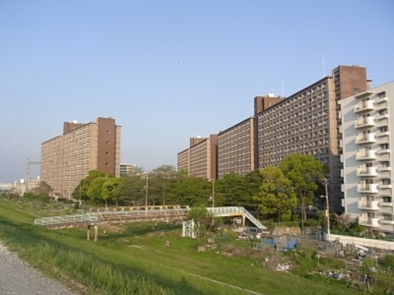 でかいマンション、中津