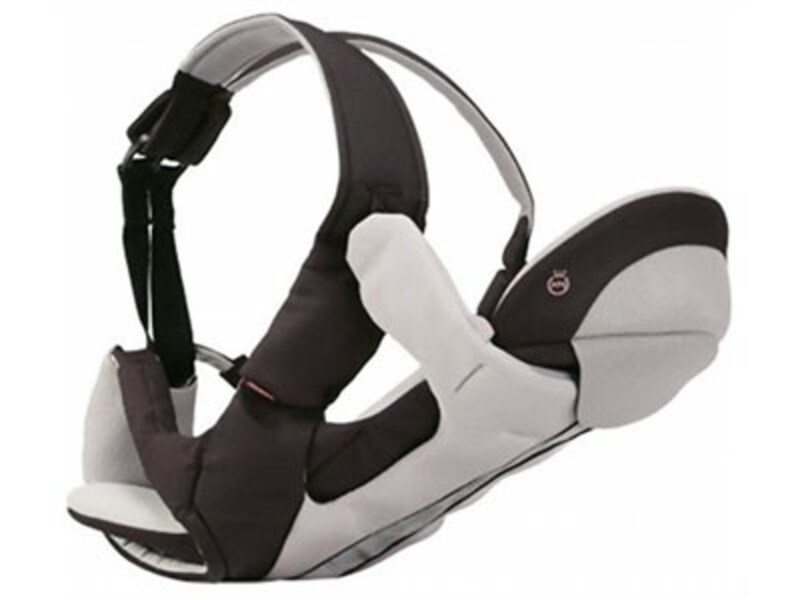 デパートや育児グッズ専門店など、幅広い販売網で購入しやすい