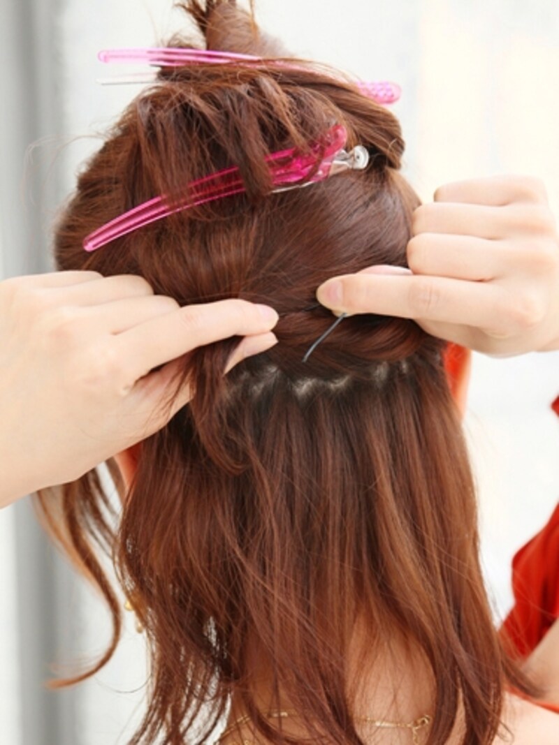 ねじる方向は左右どちらでもOK