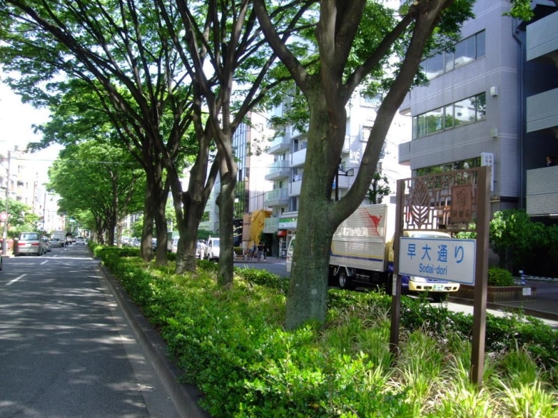 お休みの日などはフリーマーケットなどイベントが行われることもある。