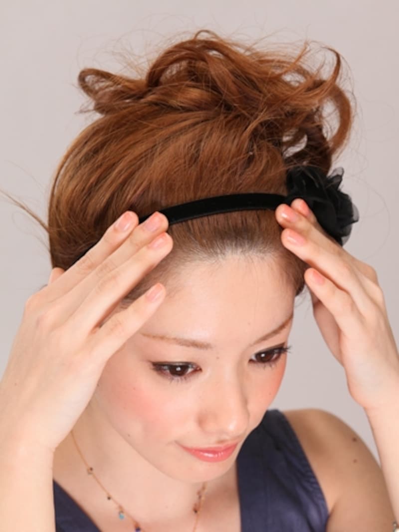 前髪をしっかりと留めるようにする