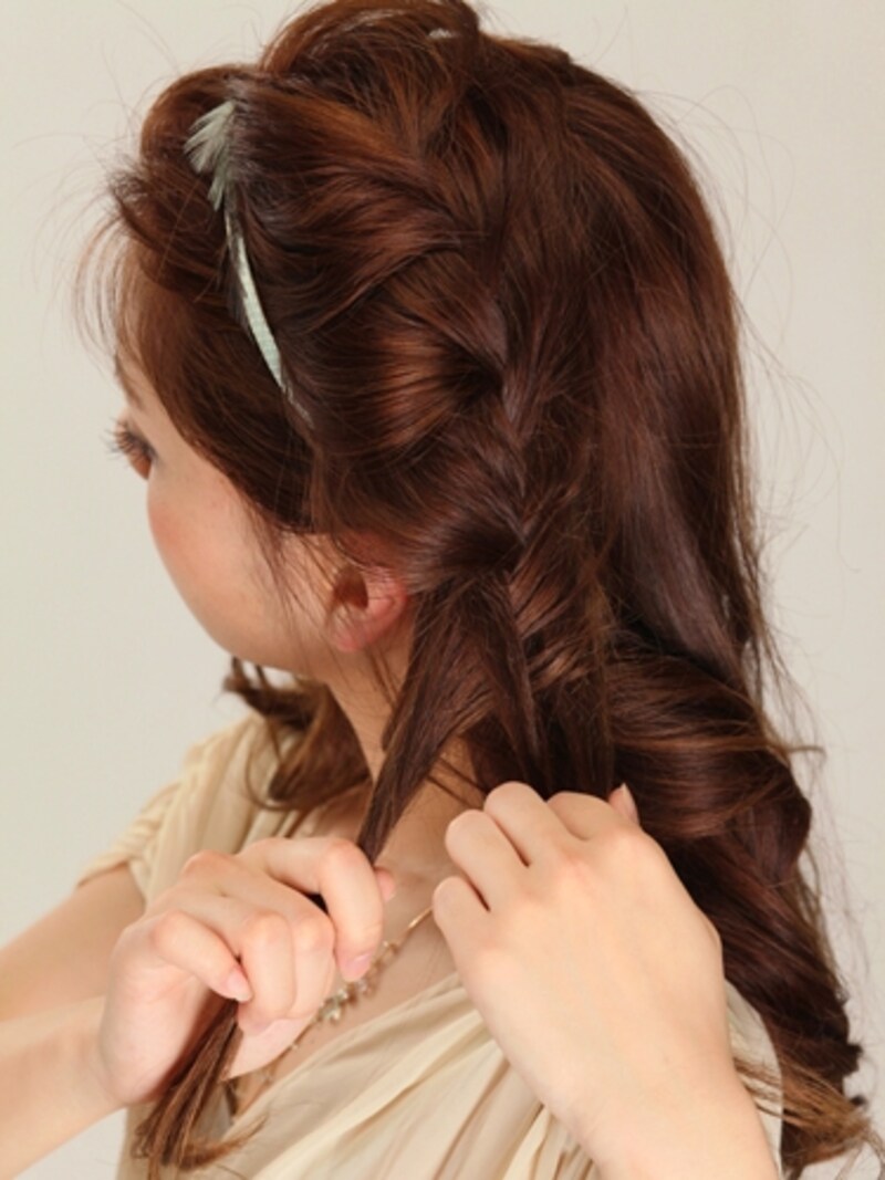 中間からは少しゆるめに編む