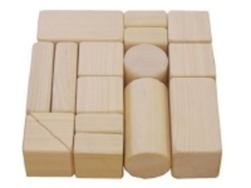木のぬくもりが伝わる赤ちゃん用積み木