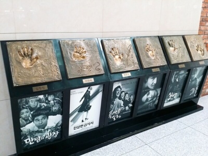 日本でも有名なイ・ヨンエの手形もありますヨ