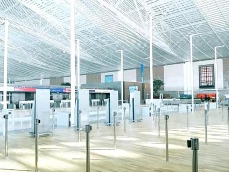 混雑しがちな空港だからこそ、余裕ある広さで設計されました