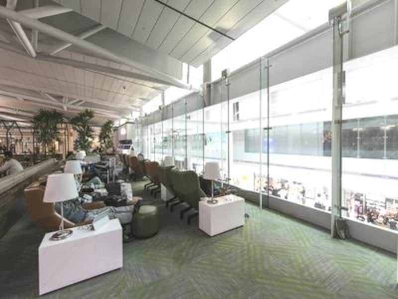 広々した空間で、足を伸ばして休みたい！ラウンジを上手に利用して空港でより快適に過ごしましょう！(c)仁川国際空港