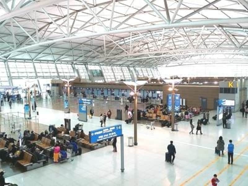 世界中の人々が行き交うハブ空港。まだまだその規模は拡大中です