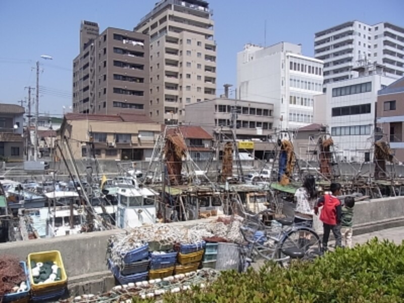 明石の船とマンション