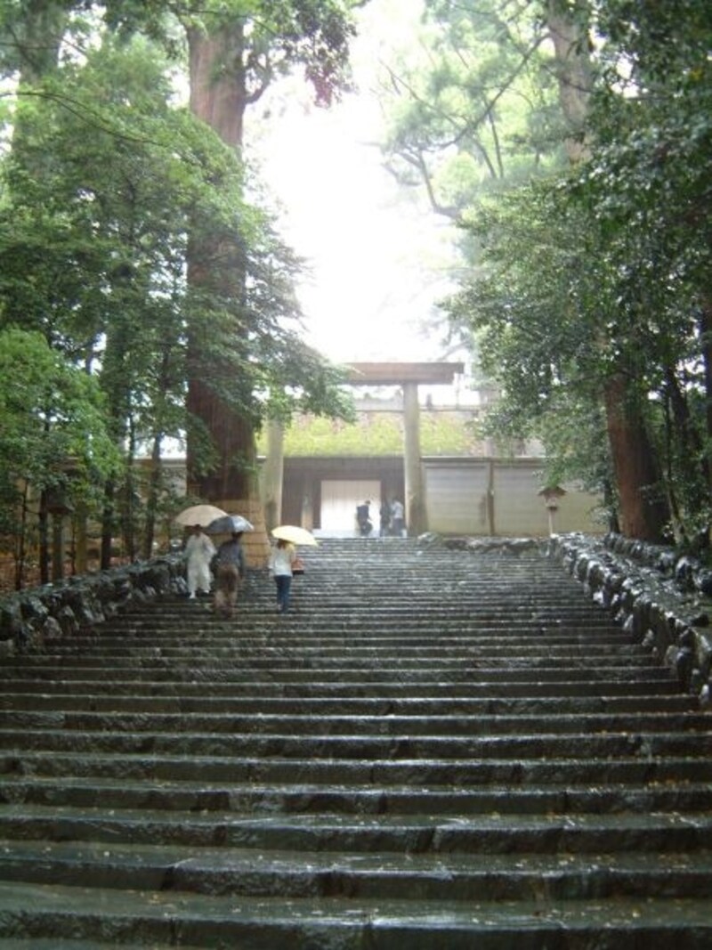 伊勢神宮・内宮（3）／正宮への石段