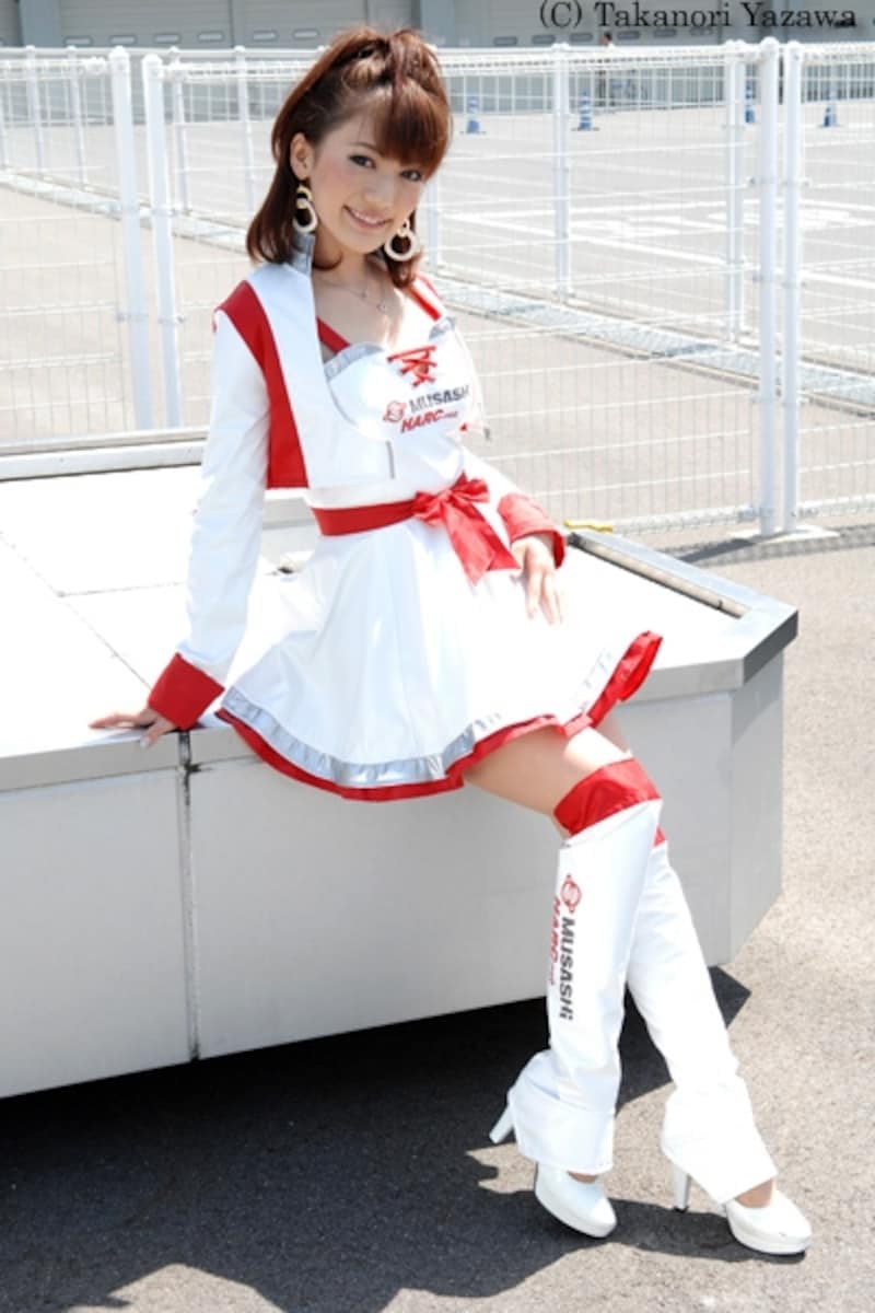 戸崎奈津／MuSASHi RT HARC-PRO レースクイーン