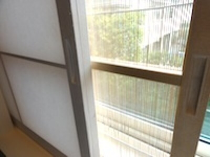 障子の二重貼り。