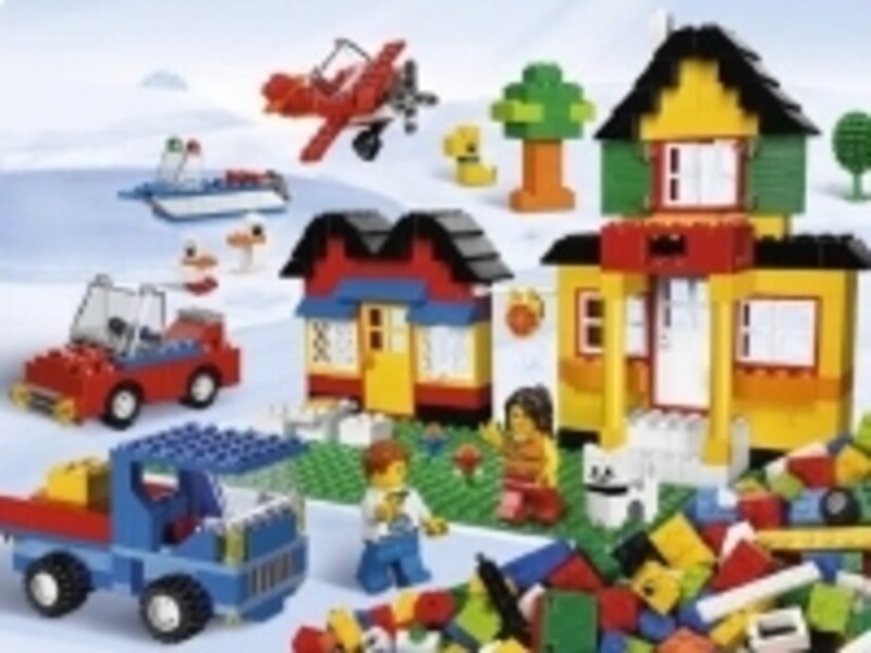 車や飛行機、家や庭など、思う存分ブロック遊びを楽しもう！