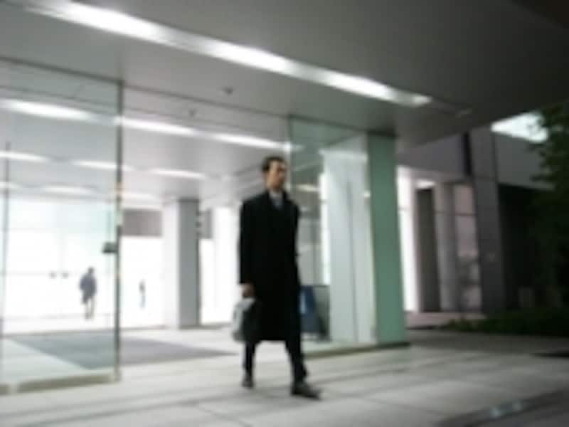 様々な退職理由によって手続き方法が変わります